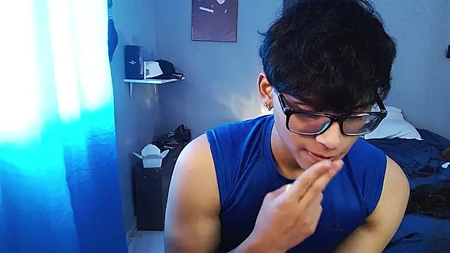 Mr_yisuzz webcam