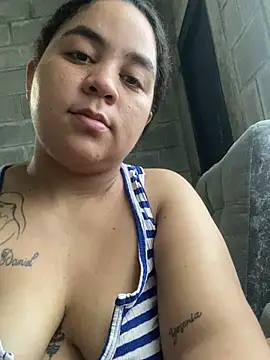 laura1999love live webcam