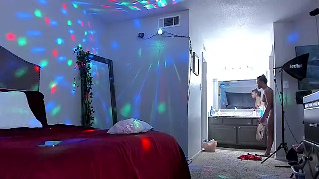 yiauana live webcam show