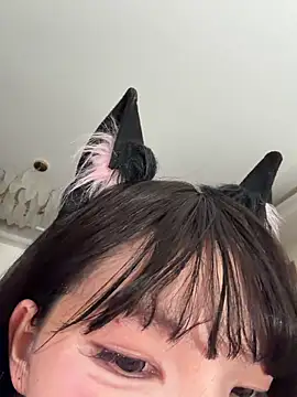 Yiyi-707 live webcam show