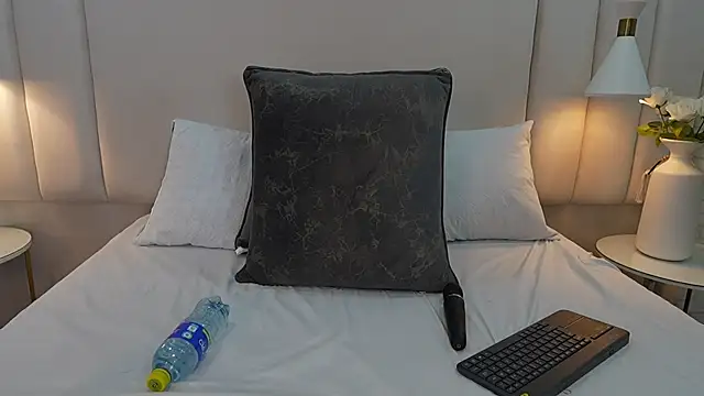 GabyJones_ webcam