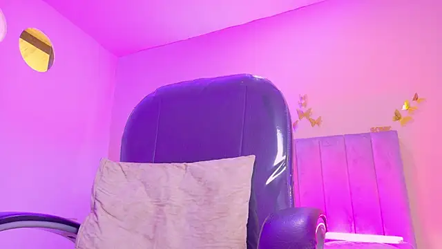 Nascary_Fox webcam