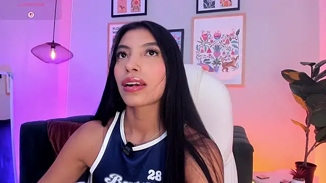 Tiffany_Low webcam