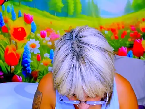 indianroxy webcam