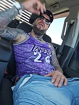 Beardedtattood live webcam show
