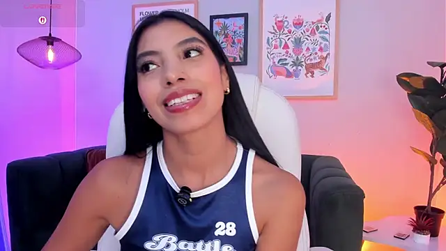 Tiffany_Low webcam