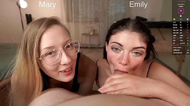 foxeslovefoxes live webcam show