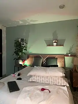 YariRose webcam