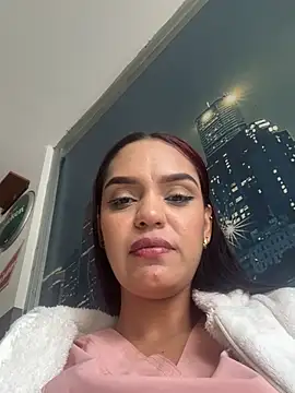 Sara-77 live webcam show
