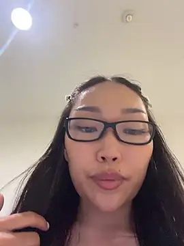 trytomakememoam live webcam show