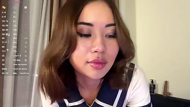 Ur_neighbor_Kira live webcam show