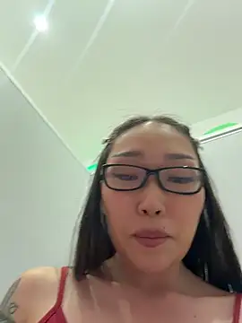 trytomakememoam live webcam show