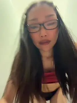 trytomakememoam live webcam show