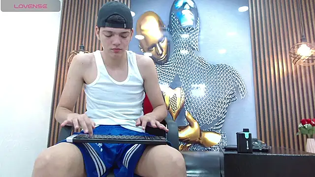 AlejoBussnek live sex cam