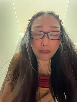 trytomakememoam webcam