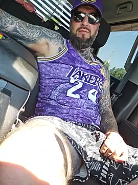 Beardedtattood webcam