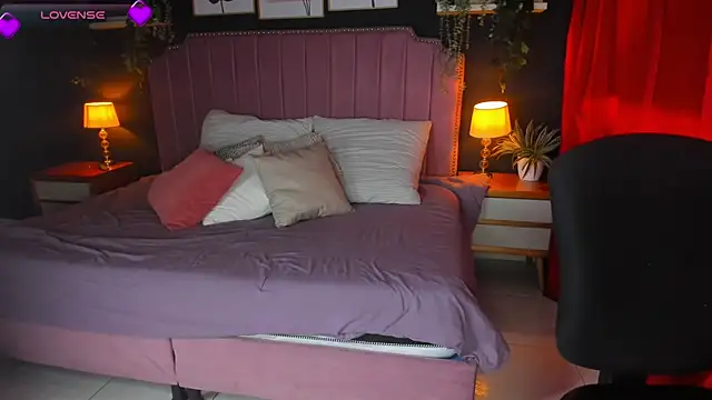 Cheerry_bomb live cam on StripChat