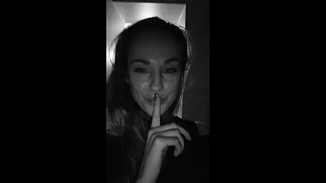 suchart_ - SuchArt_'s free webcam