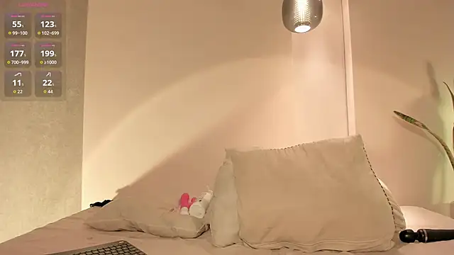 angeline-777 (F young) - 🍑Oiled ass + assclap! 🥰