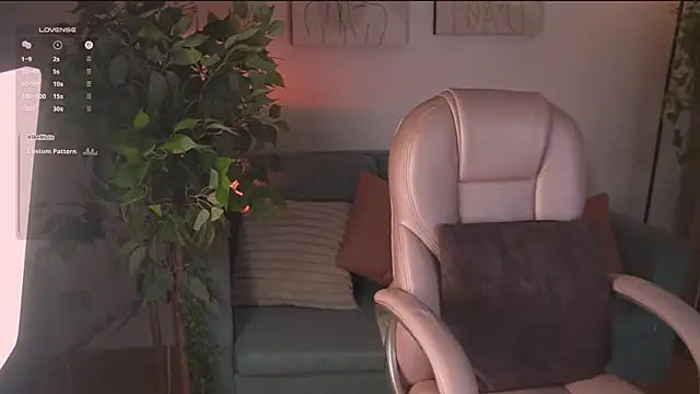 aisha_bx webcam