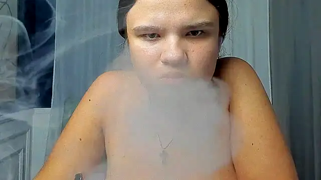 AdeleCruz live cam on StripChat