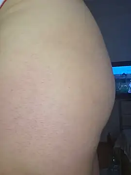 Mylf_SquirtAlee live webcam show