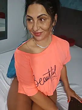 OhhhLauraxx live webcam show