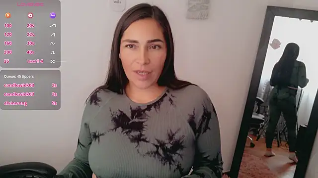 luna_lgomez_ live cam on StripChat