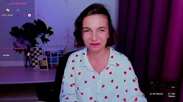 KindHazelHere_ live cam