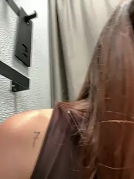 LilluKatten live cam on StripChat
