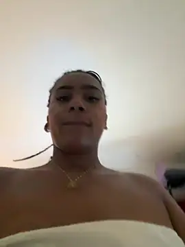 YariRose webcam