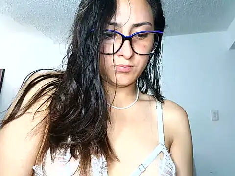 KUTTY_MODEL webcam