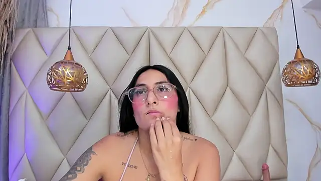 Ibbie_drastic live webcam show