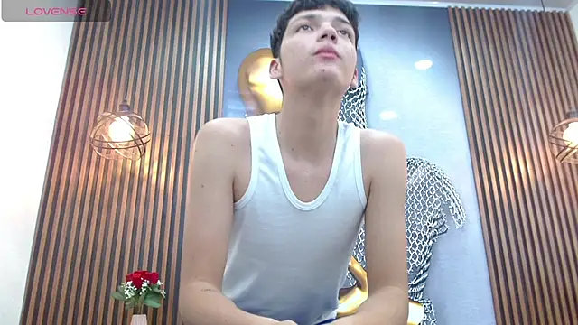 AlejoBussnek live sex cam
