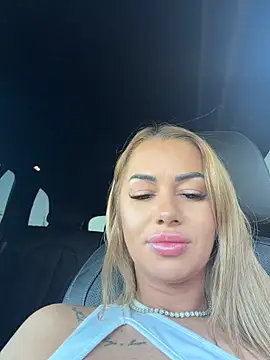 KirstieVegas live cam
