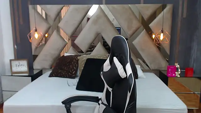 MartinaaFit live cam on StripChat