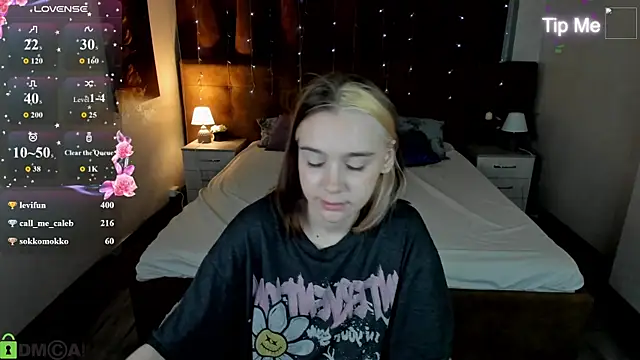 Lesi_Moonie01