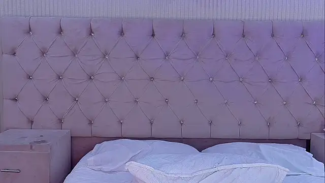 ZarinaWynne webcam