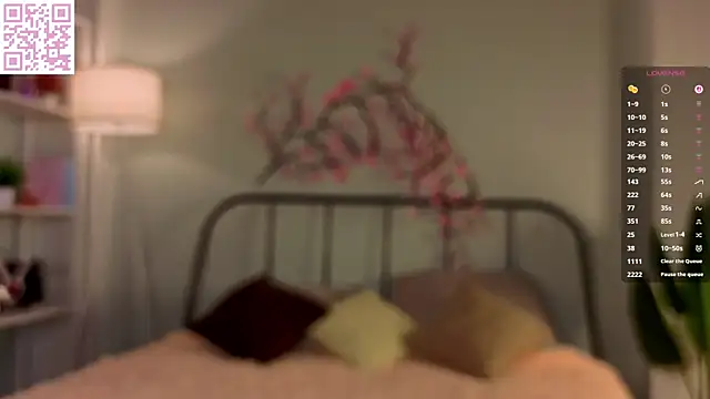 NarcisaDicker webcam