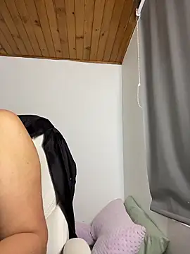 SWEETLILY18 live webcam show
