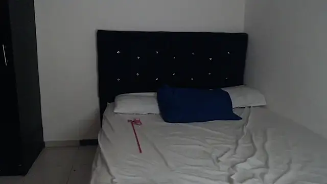 ANGELIQUE_KLANE webcam