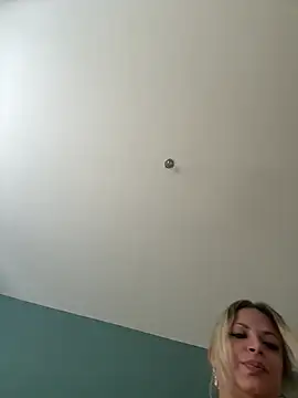 AnissaHale webcam