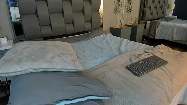 Charlie___Musk webcam