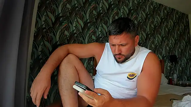 Gold_Alpha_Boy webcam