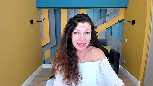 EllaLong webcam