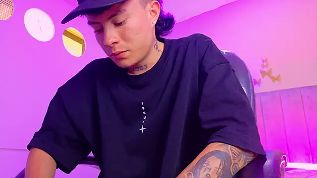 Nascary_Fox webcam