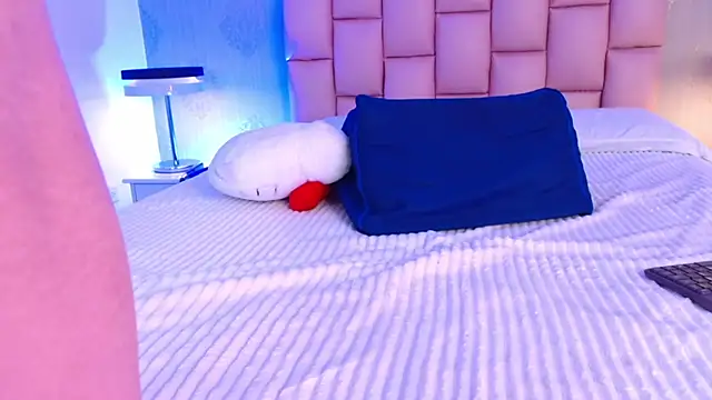 IsabelleDaza webcam