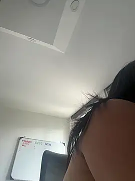 LiliMilk_21 webcam