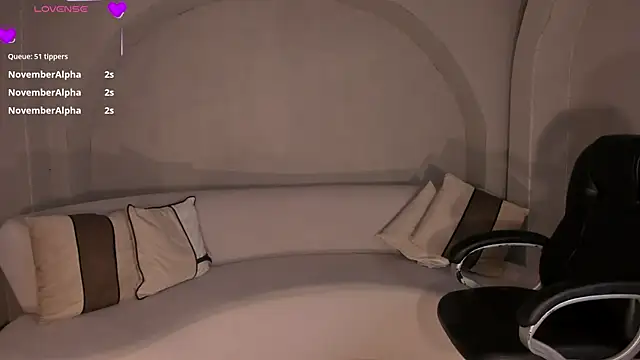 MaryLewis_ webcam