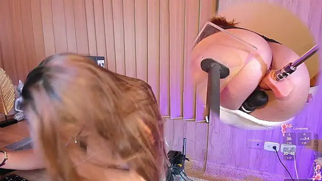 EmmiHops live webcam show